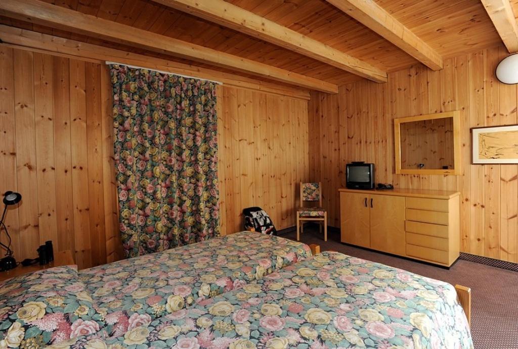 Hotel Santa Caterina Санта Катерина Валфурва Екстериор снимка