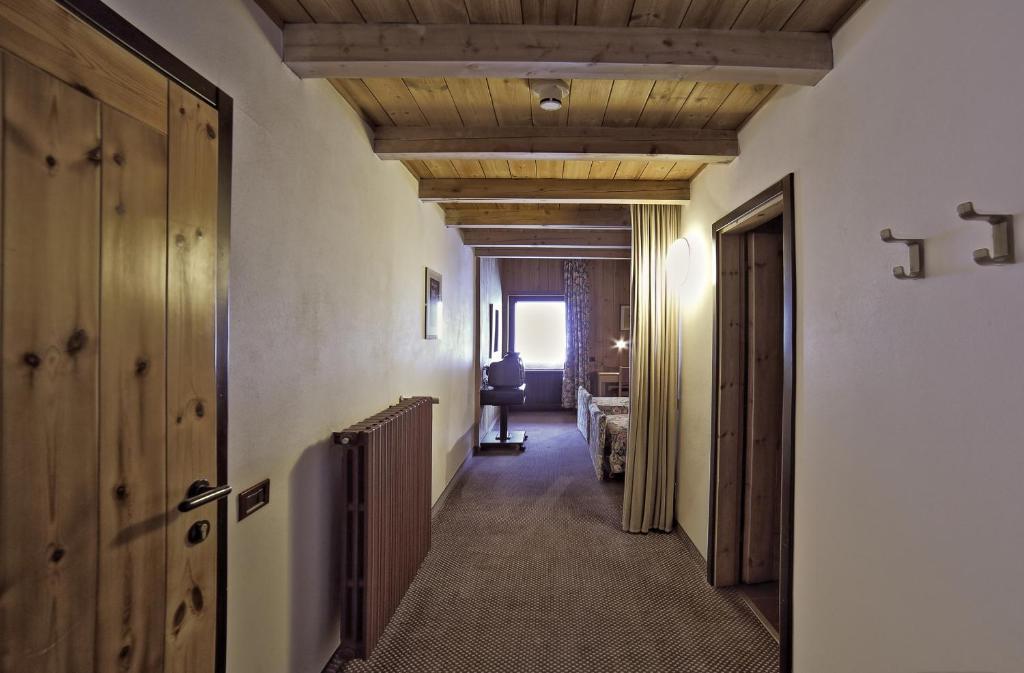 Hotel Santa Caterina Санта Катерина Валфурва Стая снимка