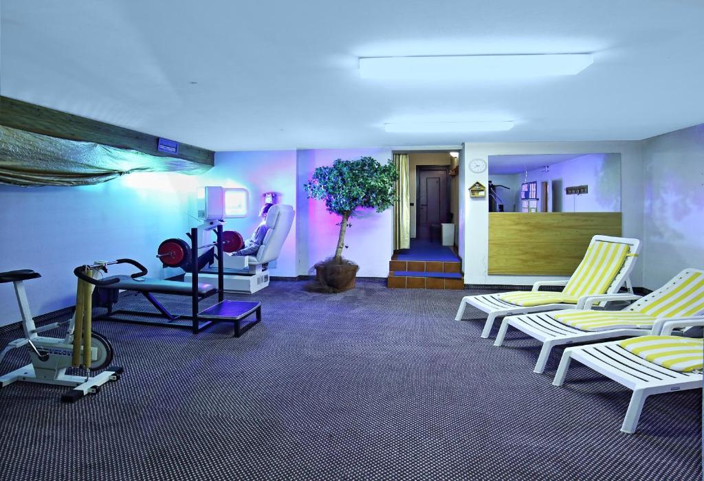 Hotel Santa Caterina Санта Катерина Валфурва Екстериор снимка