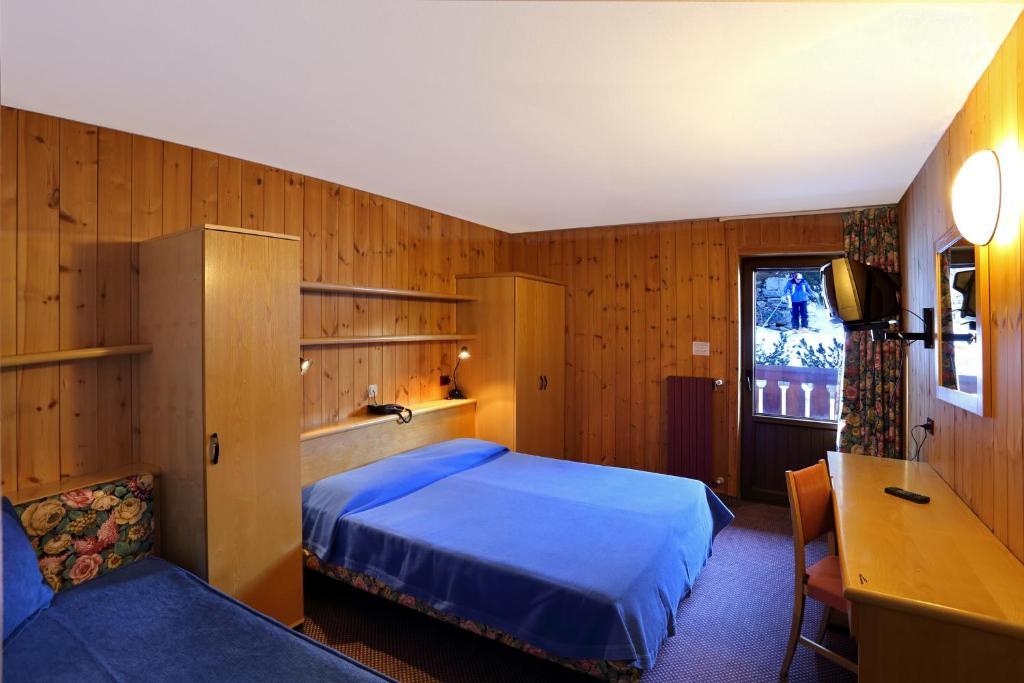 Hotel Santa Caterina Санта Катерина Валфурва Екстериор снимка